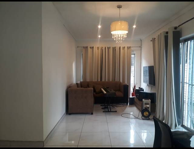 2 BEDROOM APARTMENT FOR SALE IN RUSTENBURG CENTRAL
